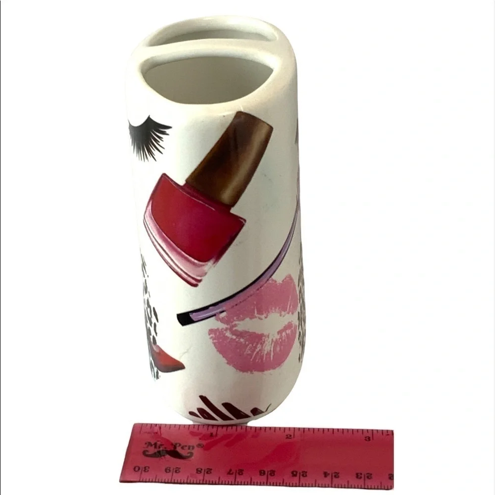 Fashion Girl Boss Toothbrush Holder Ceramic Bath Accessory Makeup Animal Print